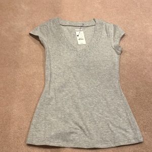 V-neck tshirt